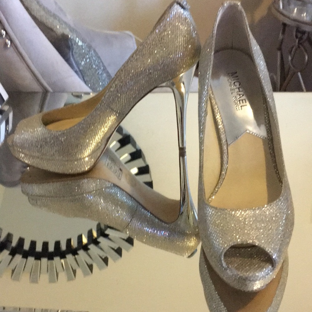 Micheal Kors peep toe heels
